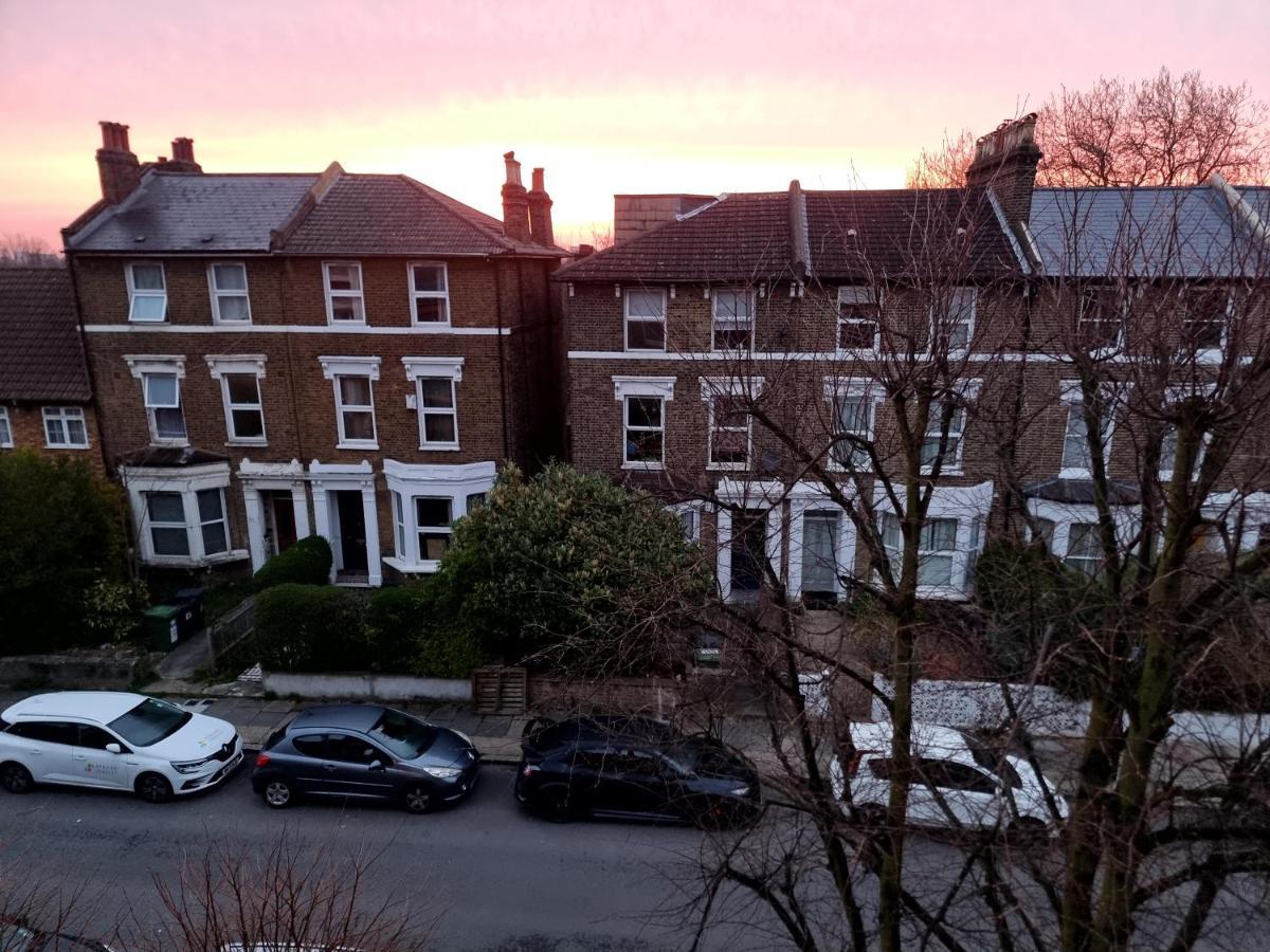 Stylish-Brockley-Entire Place Apartamento Londres Exterior foto